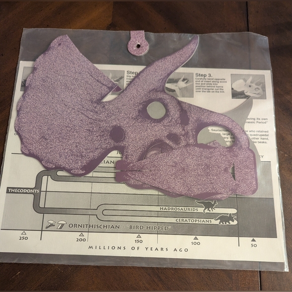 Triceratops Paper Interactives Dinosaur Skull Series New! - Picture 3 of 9